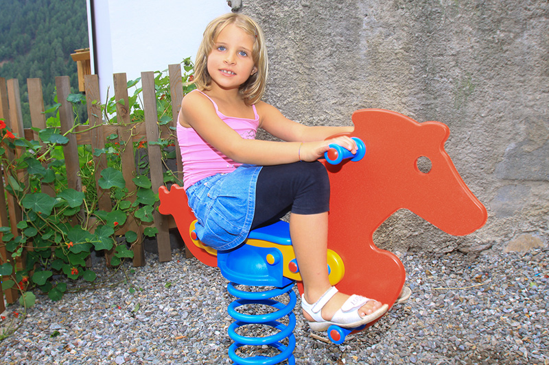Schaukeln am Spielplatz